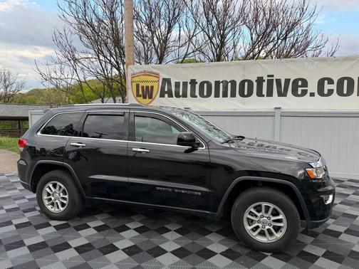 Diamond Black Crystal Pearlcoat 2019 Jeep Grand Cherokee Laredo