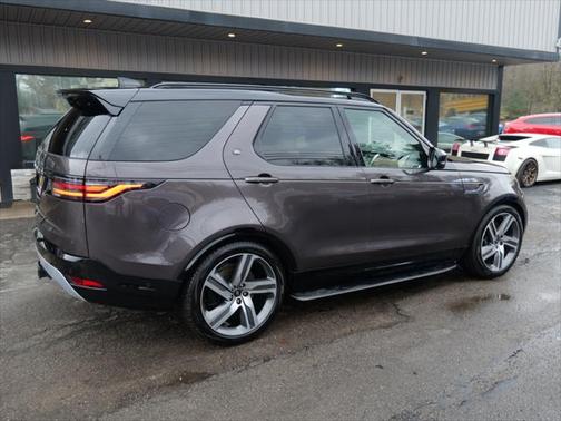 2023 Land Rover Discovery P360 Metropolitan Edition