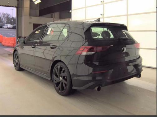 2022 Volkswagen Golf GTI 2.0T SE DSG