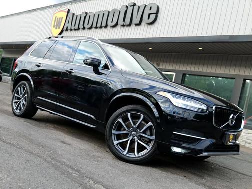 2017 Volvo XC90 T6 Momentum