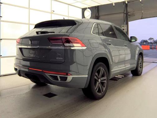 2022 Volkswagen Atlas Cross Sport 3.6L V6 SEL R-Line