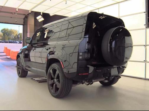 Carpathian Grey Premium Metallic 2023 Land Rover Defender 110 Carpathian Edition