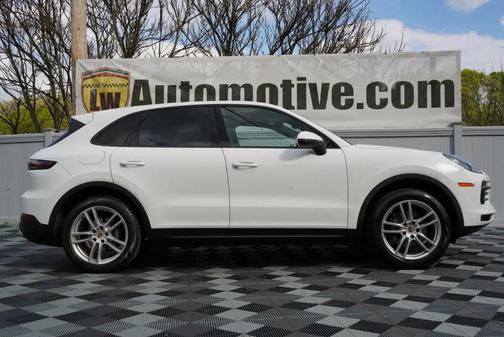 White 2020 Porsche Cayenne Cayenne