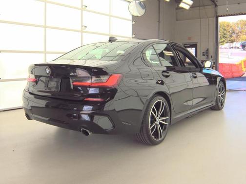 2019 BMW 330 i xDrive