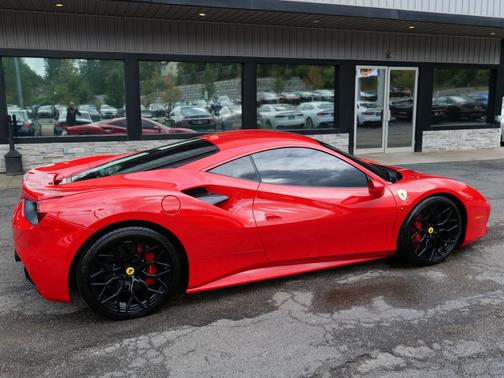 2017 Ferrari 488 GTB Coupe