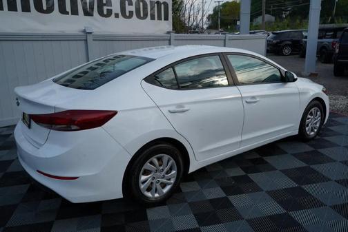 Quartz White Pearl 2018 Hyundai ELANTRA SE