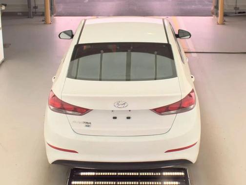Quartz White Pearl 2018 Hyundai ELANTRA SE