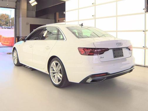 2022 Audi A4 45 S line Premium Plus