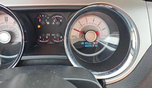 2010 Ford Mustang Premium