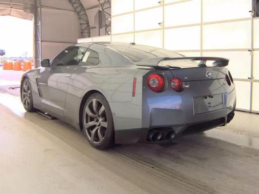 2010 Nissan GT-R Premium
