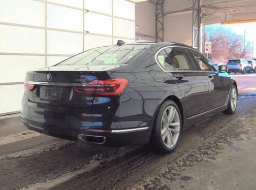 2018 BMW 750 i xDrive