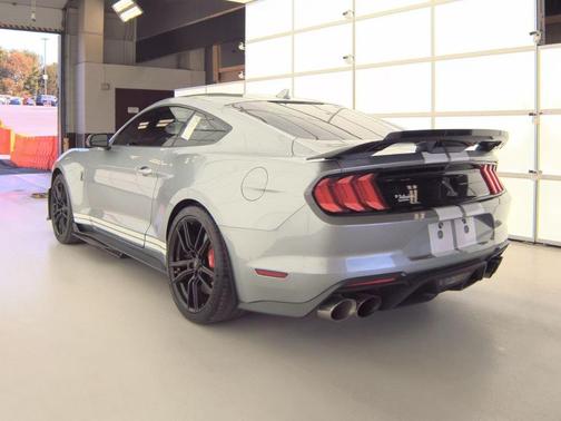 2021 Ford Shelby GT500 Base