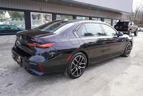 2023 BMW 760 i xDrive