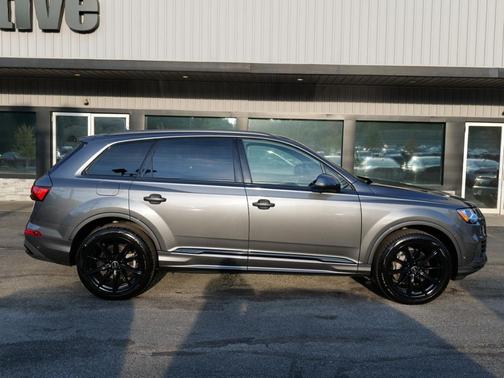 2022 Audi Q7 55 Premium Plus