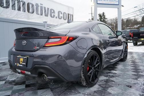 2025 Toyota GR86 Premium