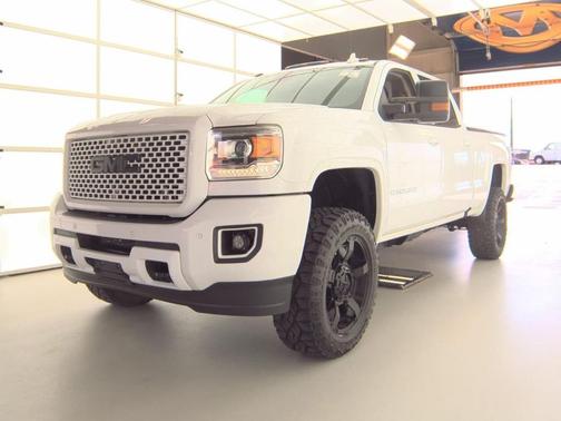 2016 GMC Sierra 2500 Denali