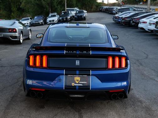 2017 Ford Shelby GT350 Base