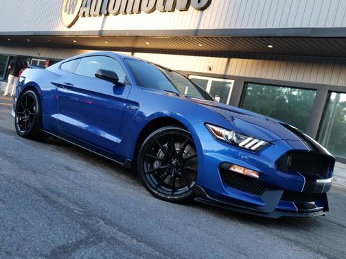 2017 Ford Shelby GT350 Base