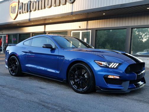 2017 Ford Shelby GT350 Base