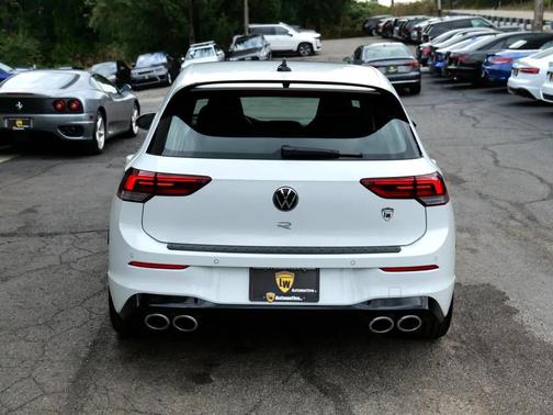 2024 Volkswagen Golf R 2.0T Manual