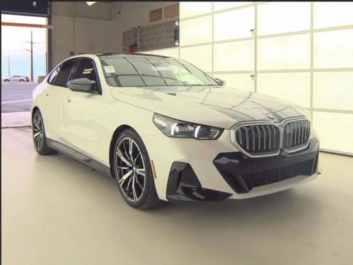 White 2024 BMW 540 i xDrive