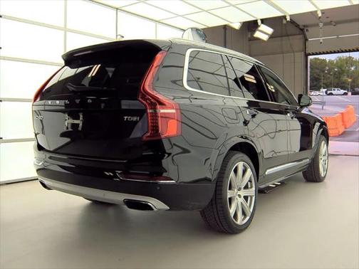 2017 Volvo XC90 T8 Inscription