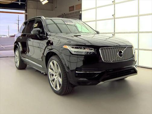 2017 Volvo XC90 T8 Inscription