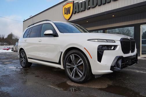 2025 BMW X7 xDrive40i