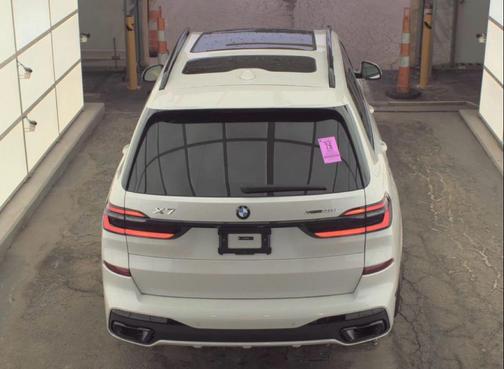 2025 BMW X7 xDrive40i