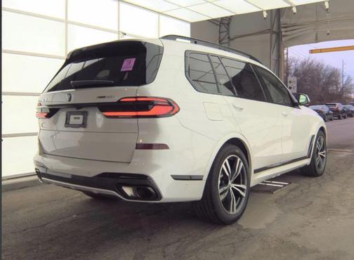 2025 BMW X7 xDrive40i