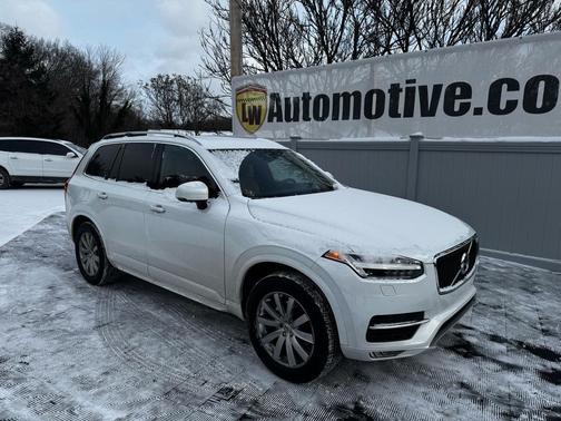 2016 Volvo XC90 T6 Momentum