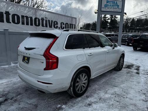 2016 Volvo XC90 T6 Momentum
