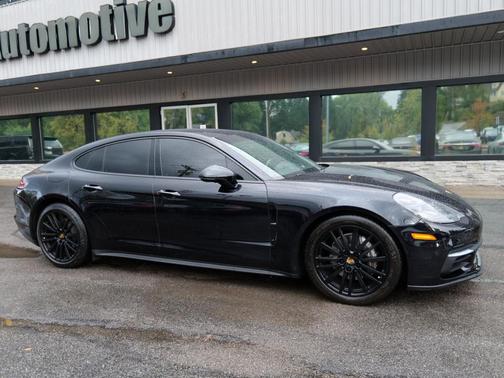 2018 Porsche Panamera 4
