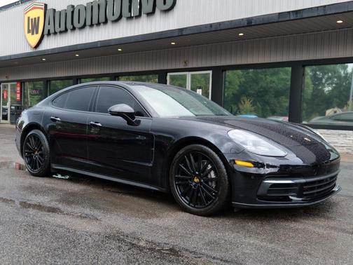 2018 Porsche Panamera 4