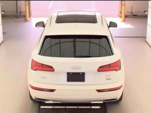 Ibis White 2018 Audi Q5 2.0T Tech Premium