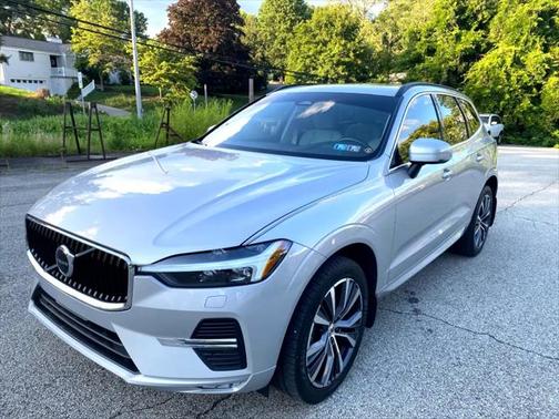2022 Volvo XC60 B5 Momentum