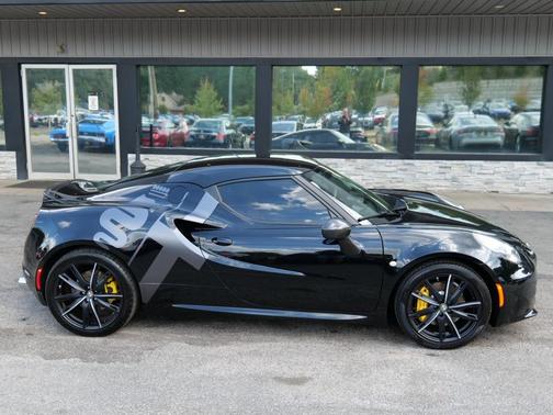 2016 Alfa Romeo 4C Base