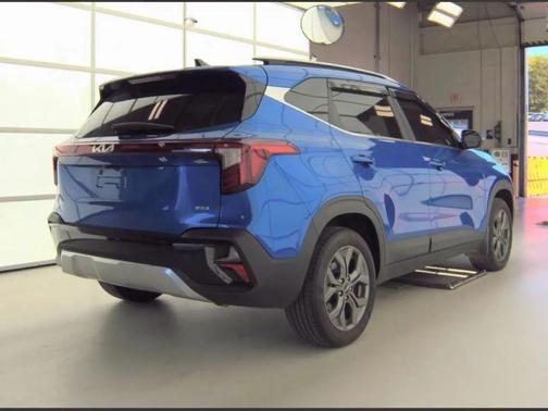 Neptune Blue 2024 Kia Seltos S