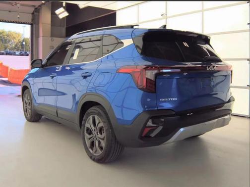 Neptune Blue 2024 Kia Seltos S