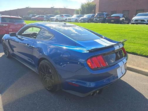 2017 Ford Shelby GT350 Base