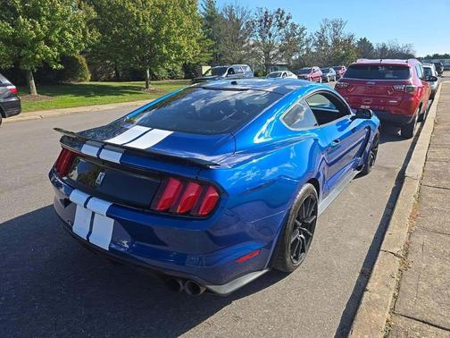 2017 Ford Shelby GT350 Base