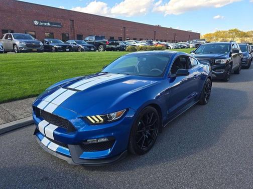 2017 Ford Shelby GT350 Base