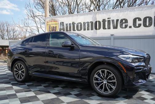 Carbon Black Metallic 2023 BMW X6 xDrive40i