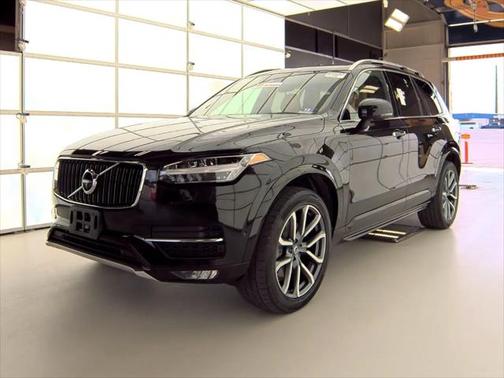 2017 Volvo XC90 T6 Momentum
