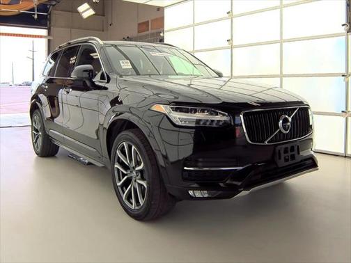 2017 Volvo XC90 T6 Momentum