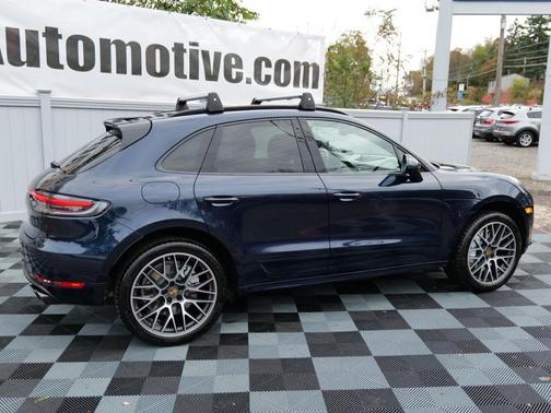 2020 Porsche Macan Turbo