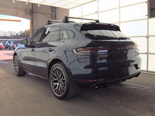 2020 Porsche Macan Turbo