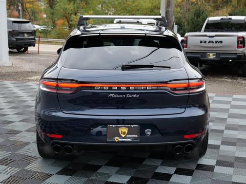2020 Porsche Macan Turbo