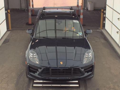 2020 Porsche Macan Turbo