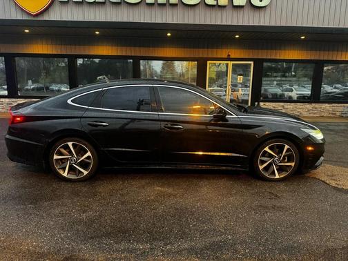 Phantom Black 2021 Hyundai SONATA SEL Plus